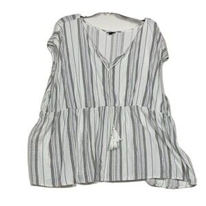 Torrid Top Womens Plus size 4 White Black Striped Sleeveless Peplum V-neck